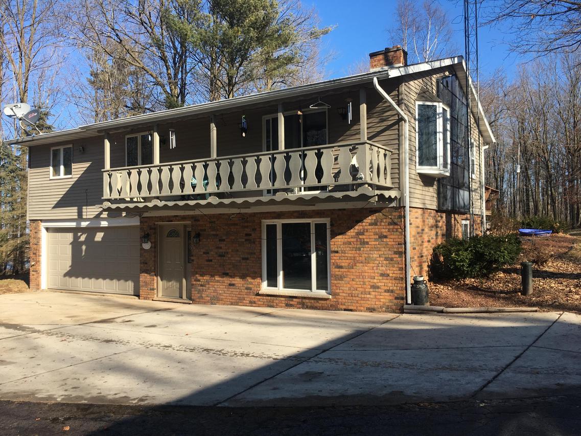 8114 Lemrick Rd, Franklin, WI 54230