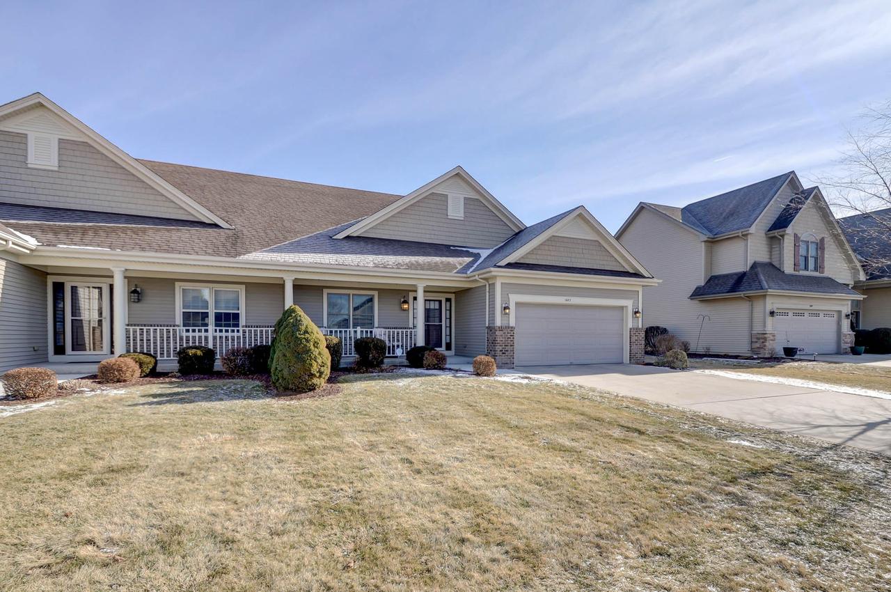 1643 Raintree Ln, Mount Pleasant, WI 53406