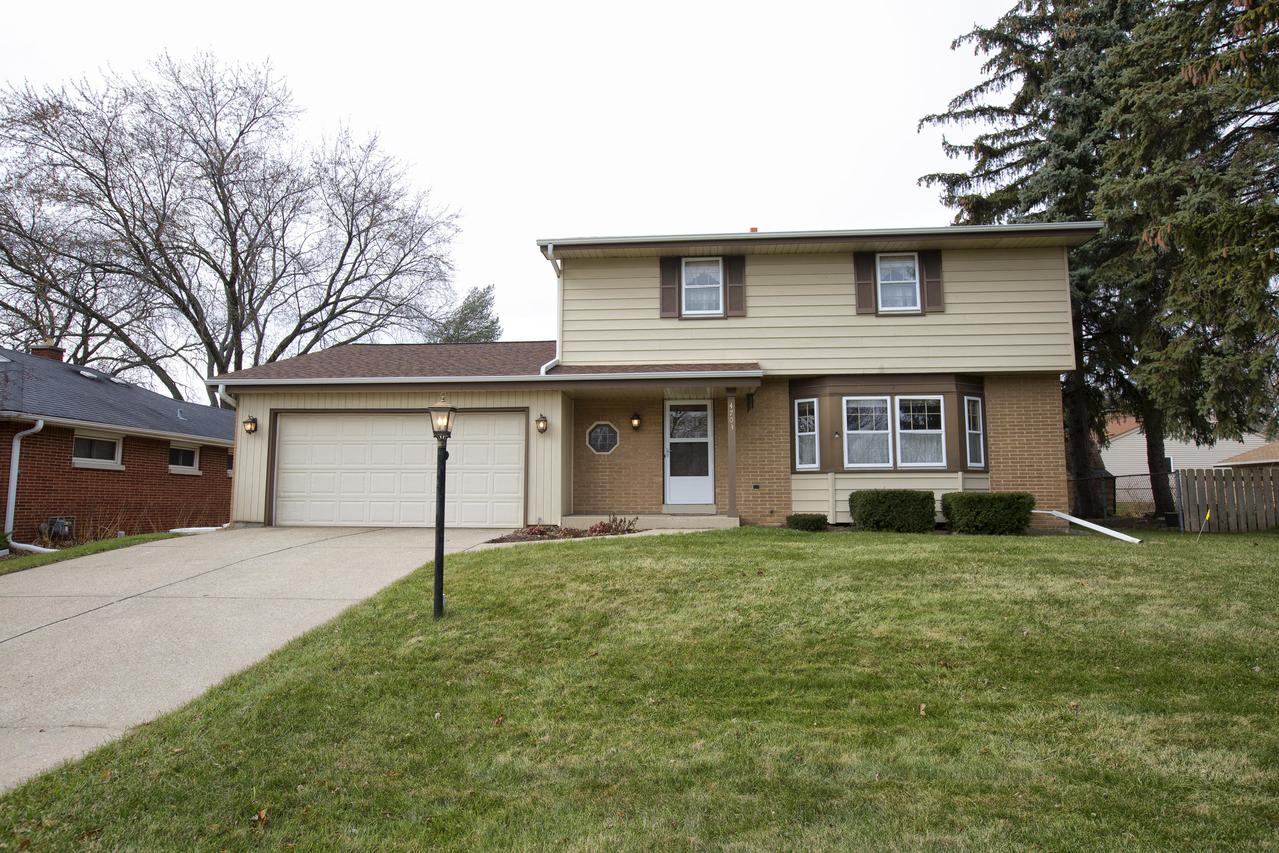 4703 N 100th St., Wauwatosa, WI 53225