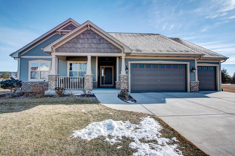 1353 Orchard View, Mukwonago, WI 53149