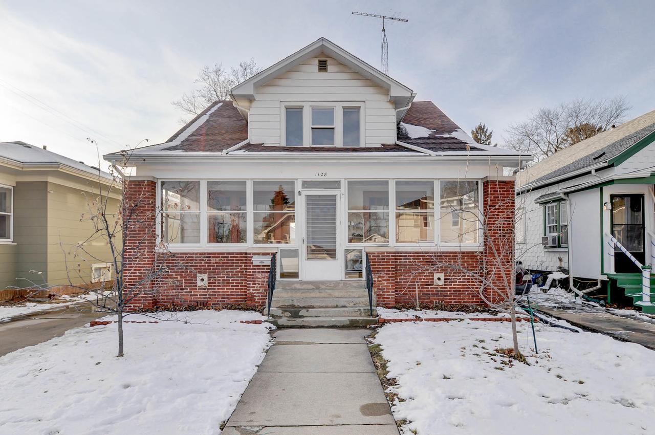 1128 Cleveland Ave, Racine, WI 53405