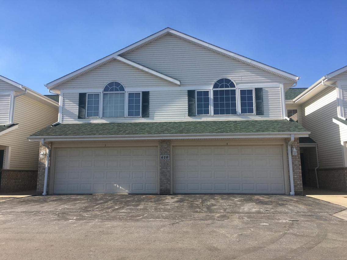 610 Shepherds Dr #4, West Bend, WI 53090