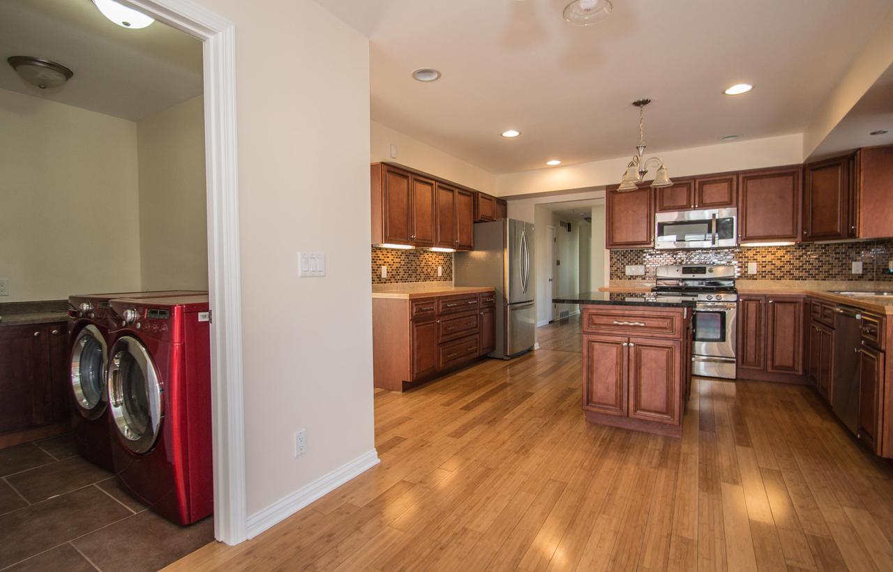 6941 N Crestwood Dr, Glendale, WI 53209