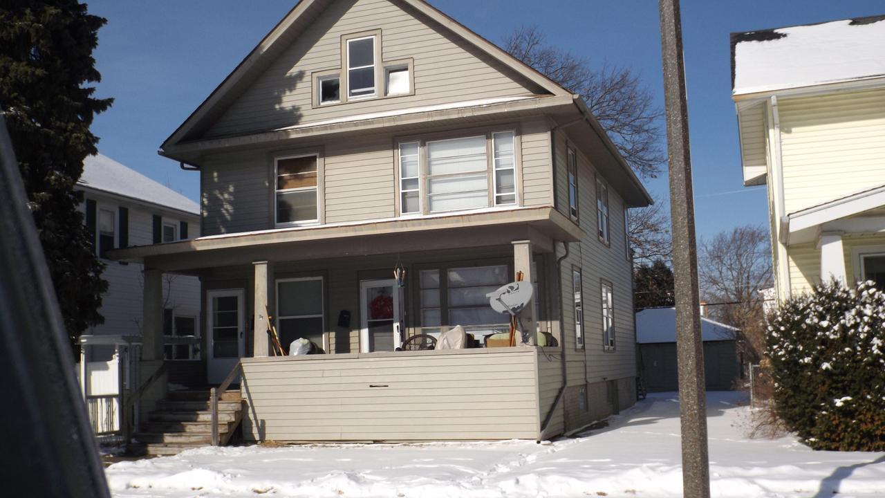 2418 Carmel Ave, Racine, WI 53405