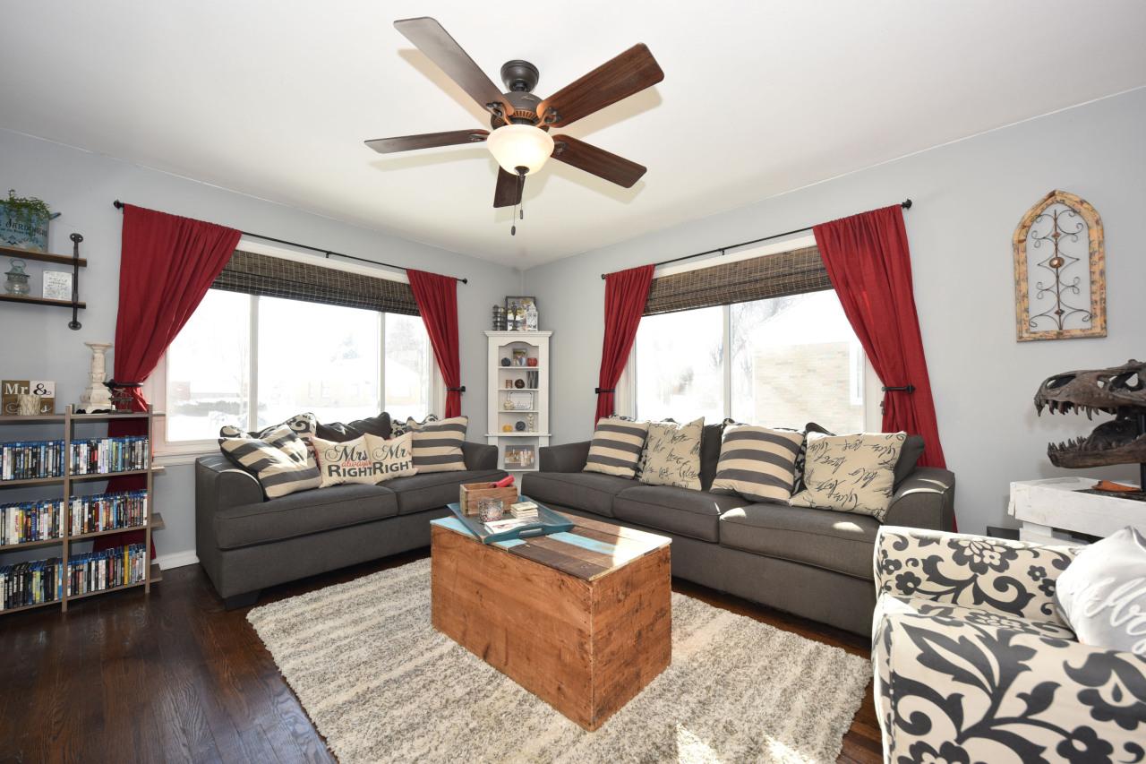 2831 S 52nd St, Milwaukee, WI 53219