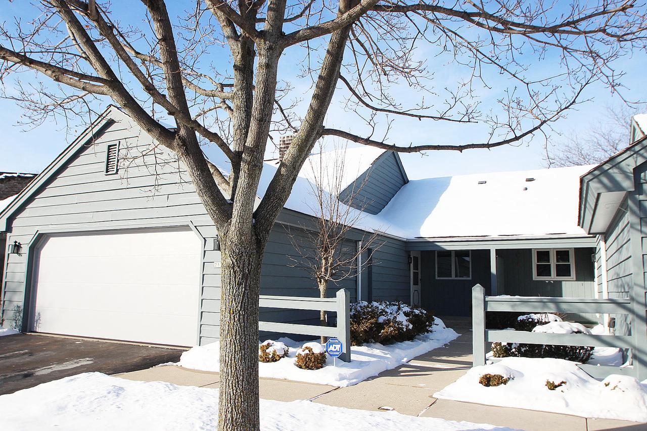 2110 W Norfolk Ct., Mequon, WI 53092