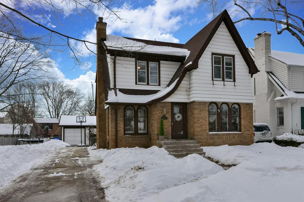 4653 N Morris Blvd, Whitefish Bay, WI 53211