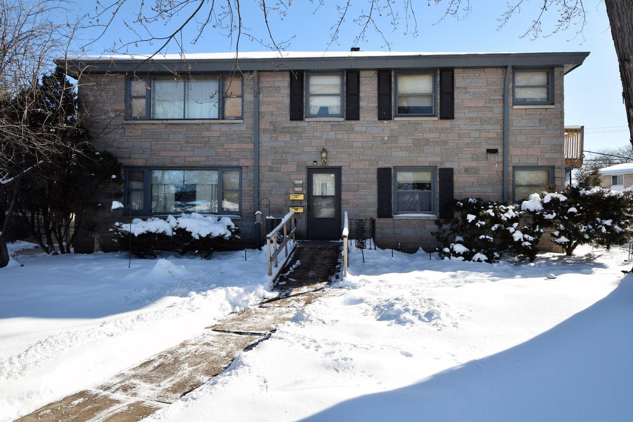 6249 W Kinnickinnic River Pkwy. #6251, Milwaukee, WI 53219
