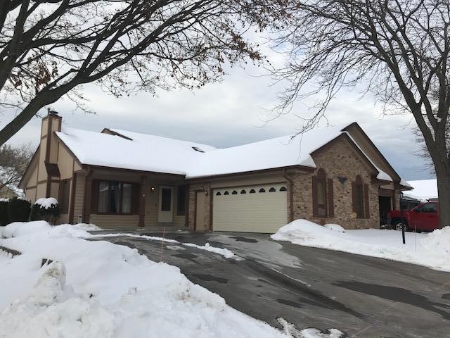 5401 S Somerset Ln, Greenfield, WI 53221