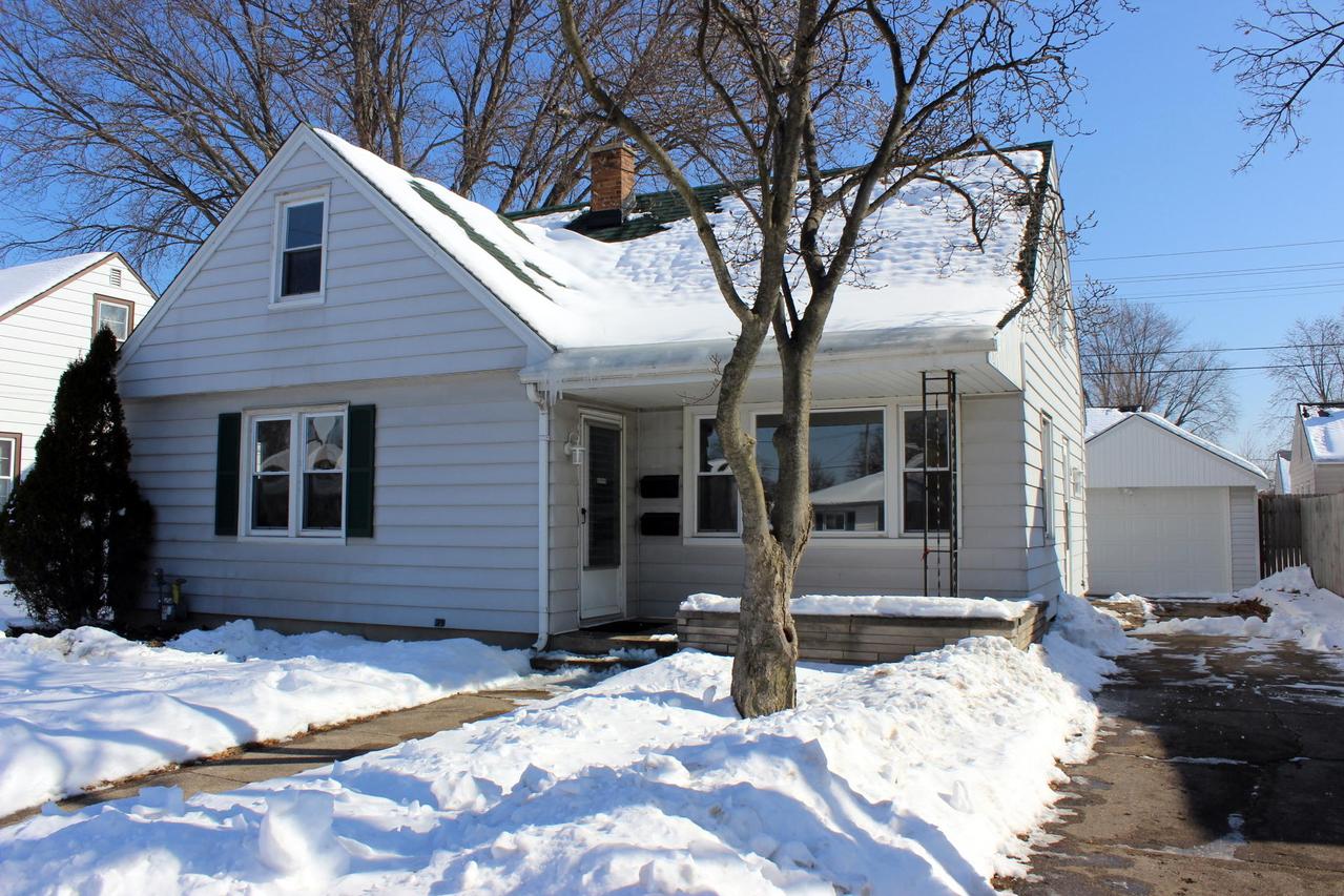 7931 24th Ave, Kenosha, WI 53143
