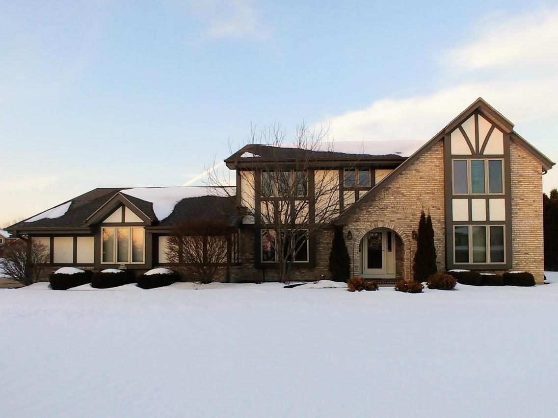 S80W17490 Haven Dr, Muskego, WI 53150