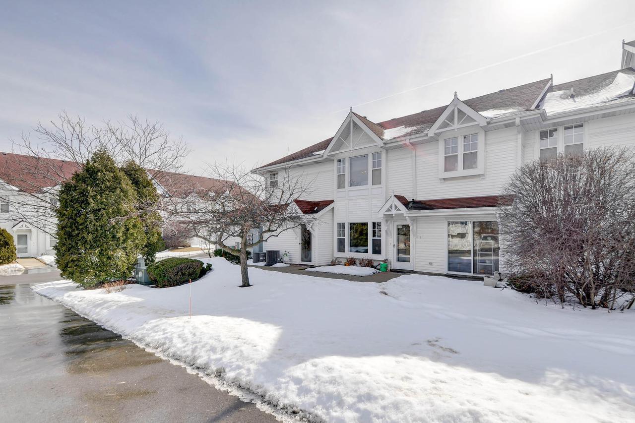 3154 Wood Rd #10, Mount Pleasant, WI 53406