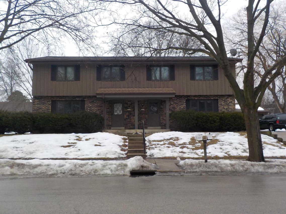 1217 Fleetfoot Dr. #1219, Waukesha, WI 53186