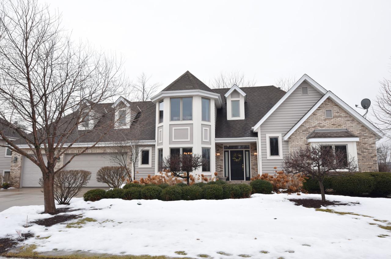 921 Schloemer Dr., West Bend, WI 53095