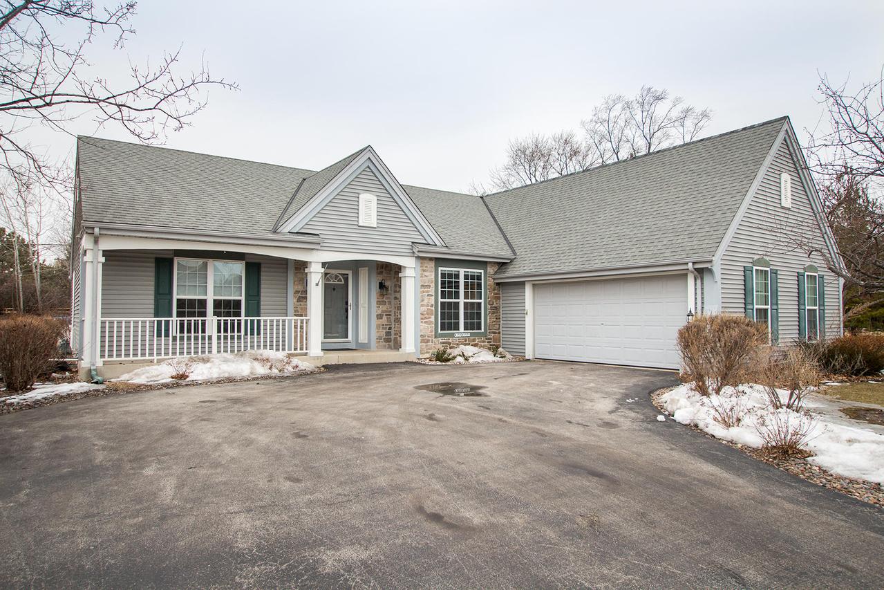 W155N5375 Balsam Dr, Menomonee Falls, WI 53051