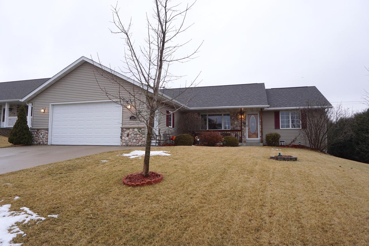 824 Odawa Cir., Kewaskum, WI 53040