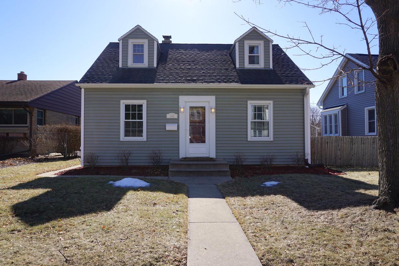 149 W Wabash Ave., Waukesha, WI 53186