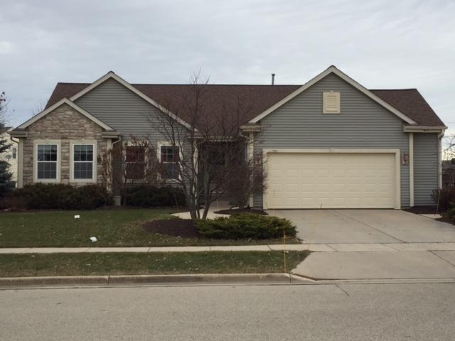 701 Creekside Dr, West Bend, WI 53095