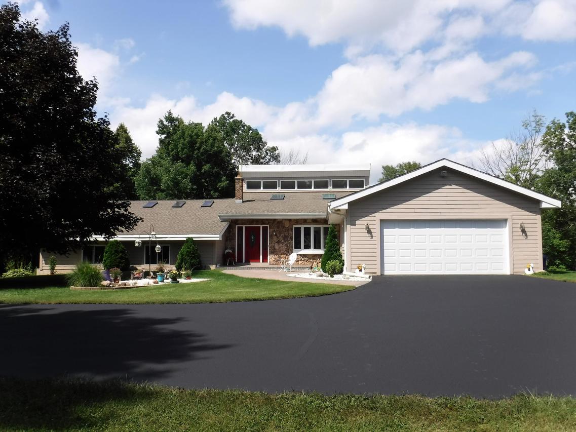 N93W24619 Bark Rd, Lisbon, WI 53017