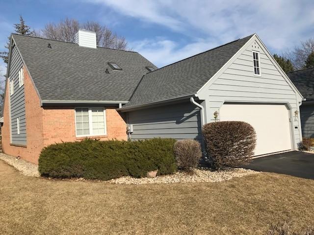 2316 W Bancroft Ct, Mequon, WI 53092