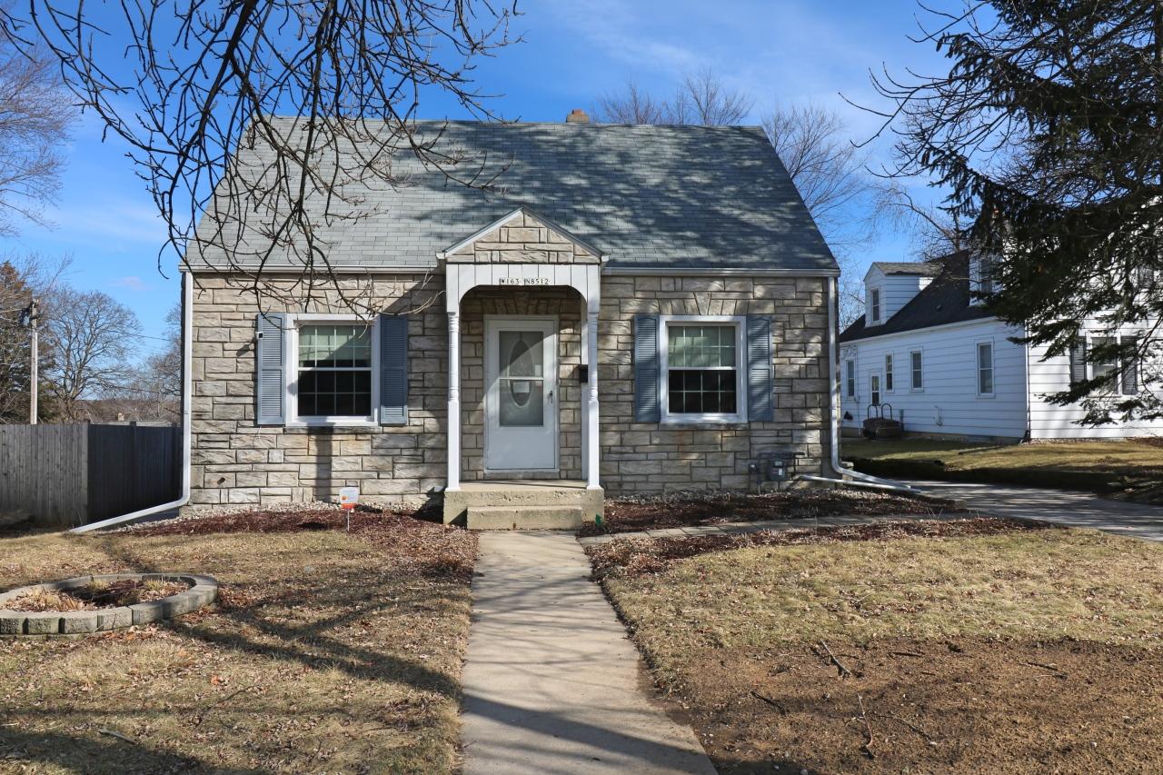W163N8512 Arthur Ave, Menomonee Falls, WI 53051