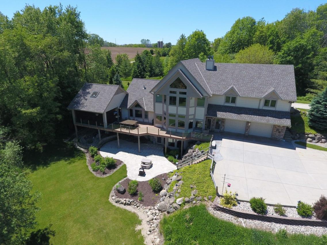 7430 Aurora Rd, West Bend, WI 53090