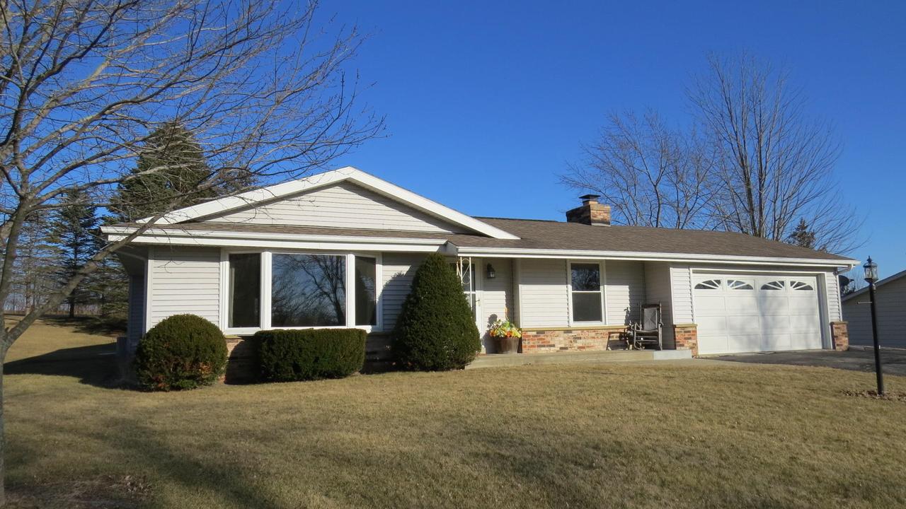 7627 184th Ave, Bristol, WI 53104