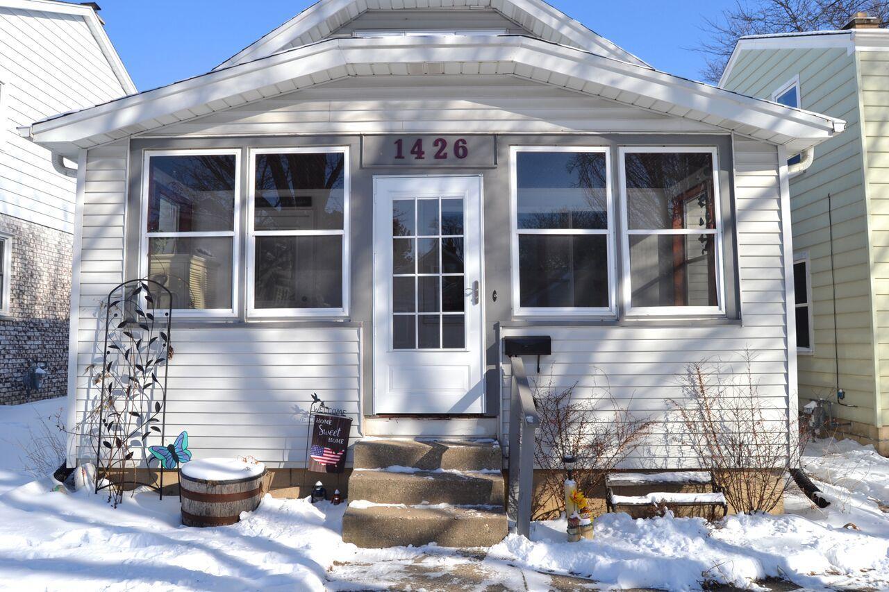 1426 S 90th St, West Allis, WI 53214