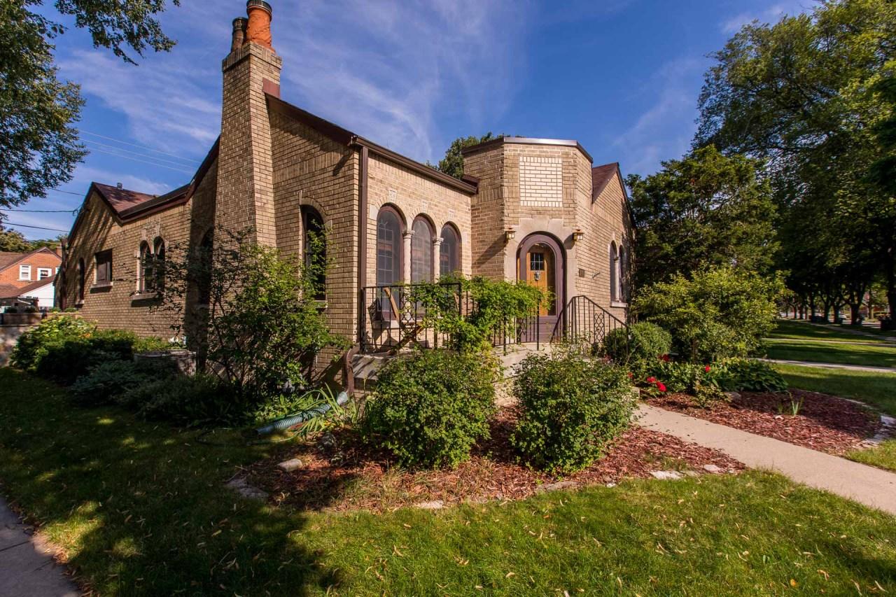 2603 N Lefeber Ave, Wauwatosa, WI 53213