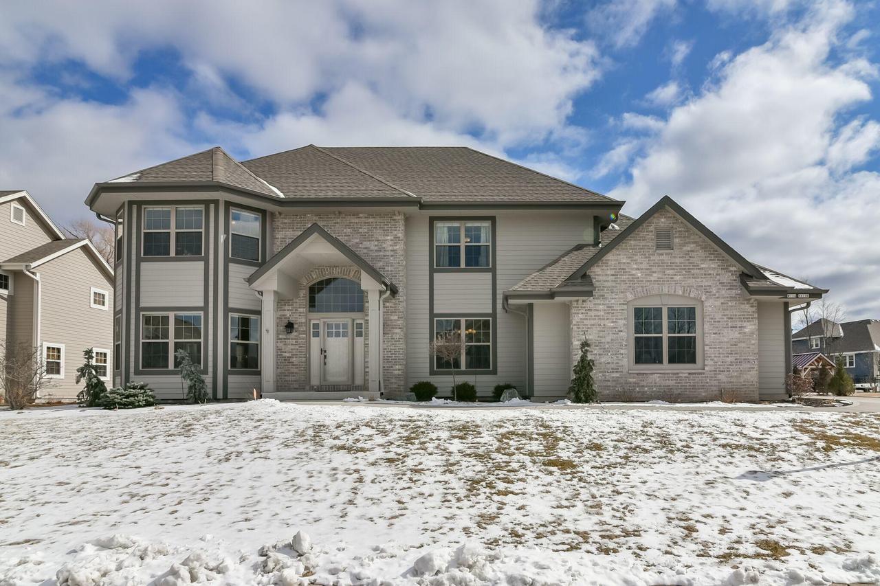 W134N6108 Tall Oak Ct, Menomonee Falls, WI 53051