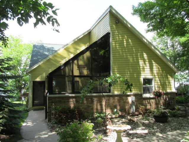 3817 Thoma Park, West Bend, WI 53095