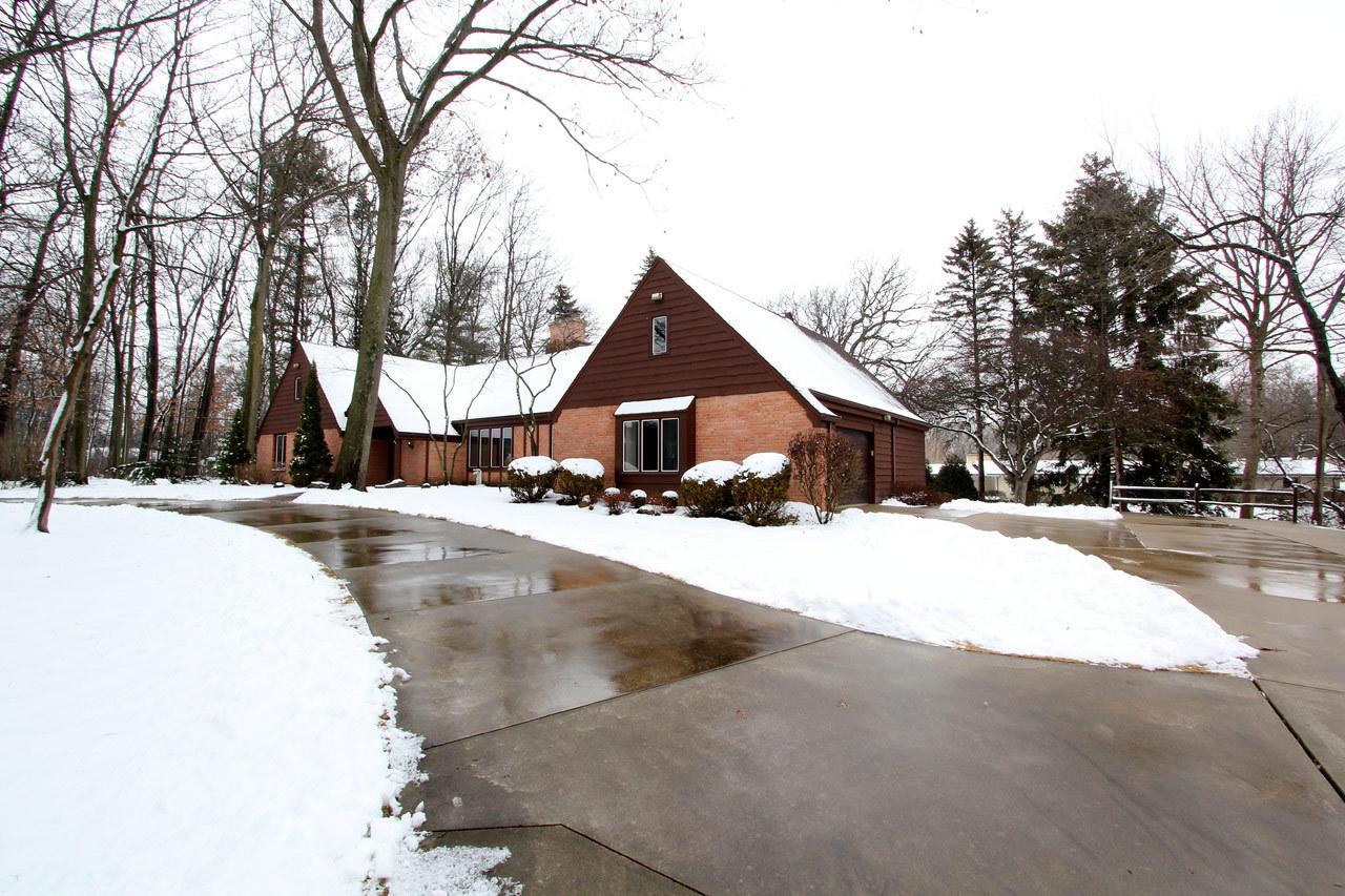 4100 Pennington Ln, Mount Pleasant, WI 53403