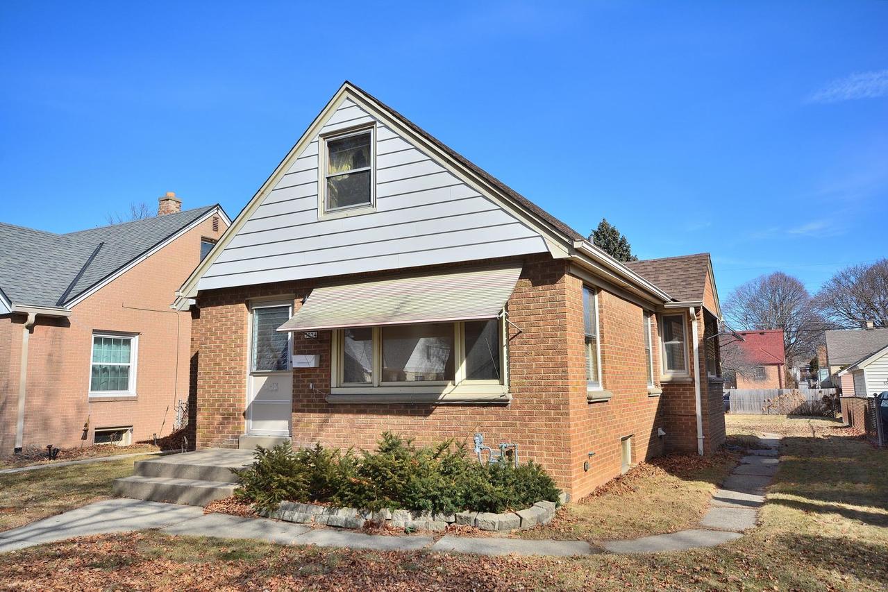 3024 N 79th St, Milwaukee, WI 53222