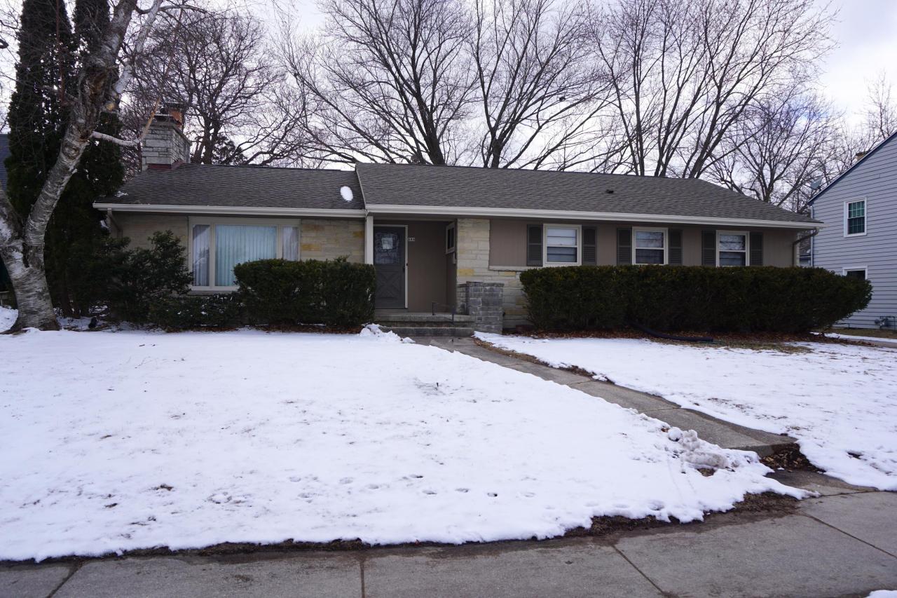 684 S 6th Ave., West Bend, WI 53095