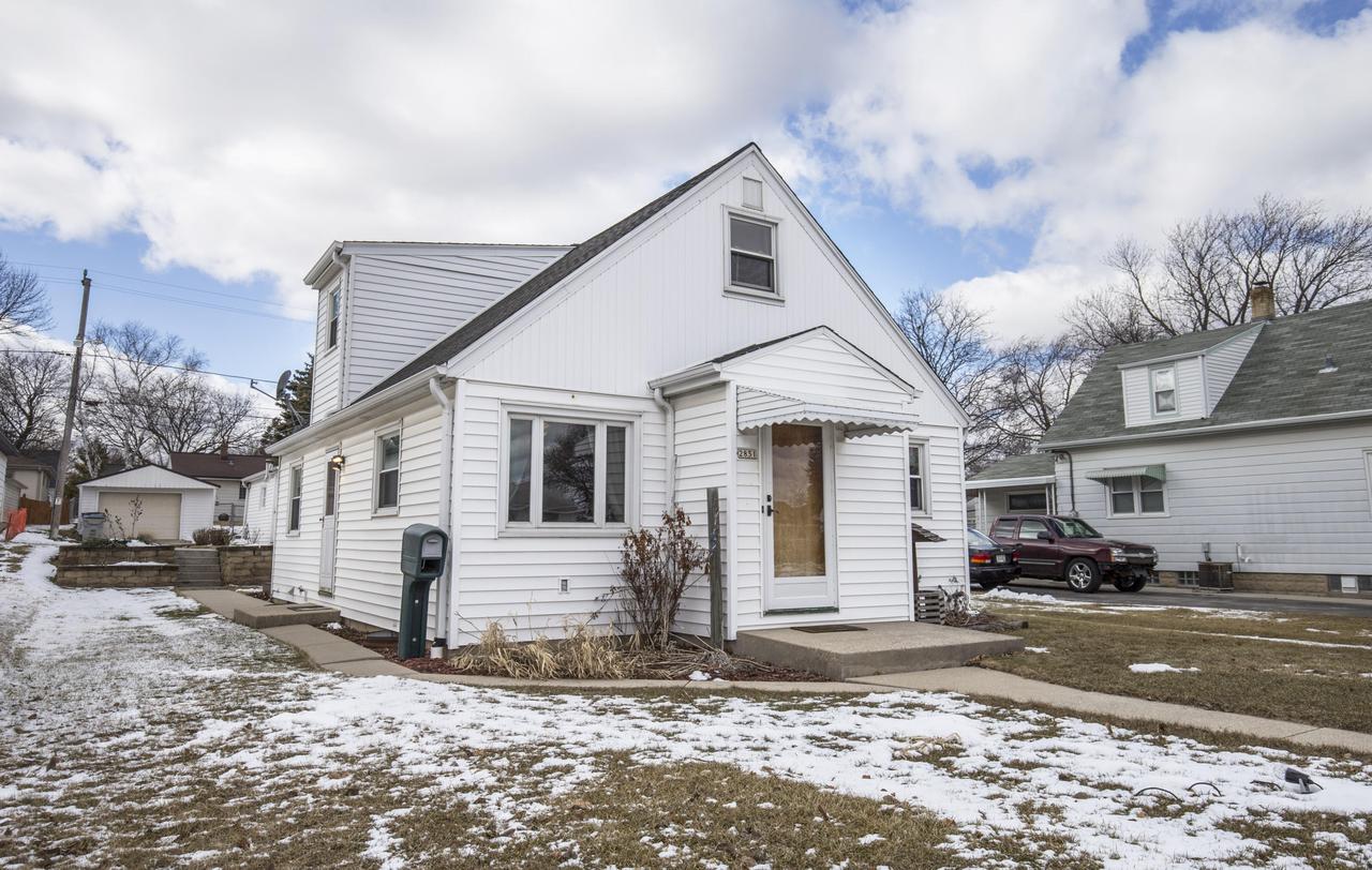 2851 S 68th St., Milwaukee, WI 53219