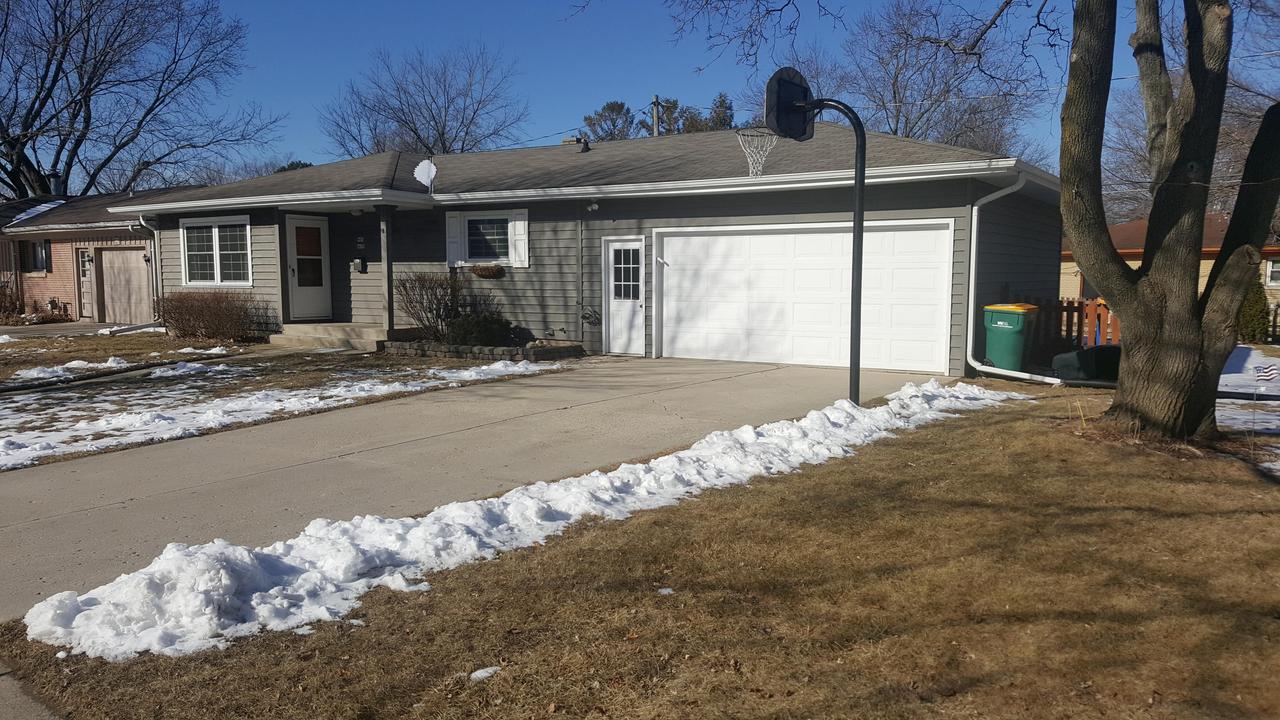 W65N455 Westlawn Ave, Cedarburg, WI 53012