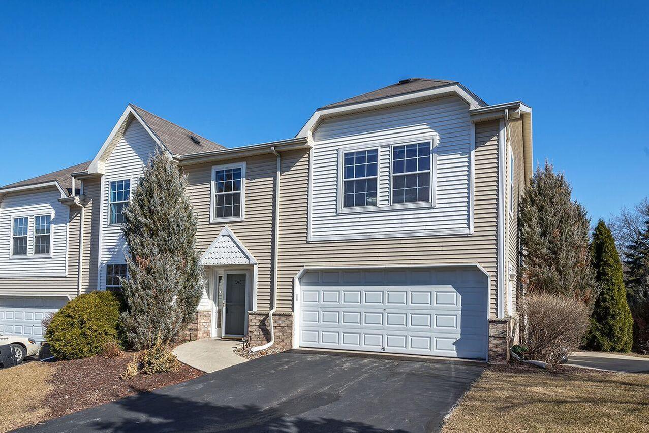 390 Jennifer Ln, Brookfield, WI 53045