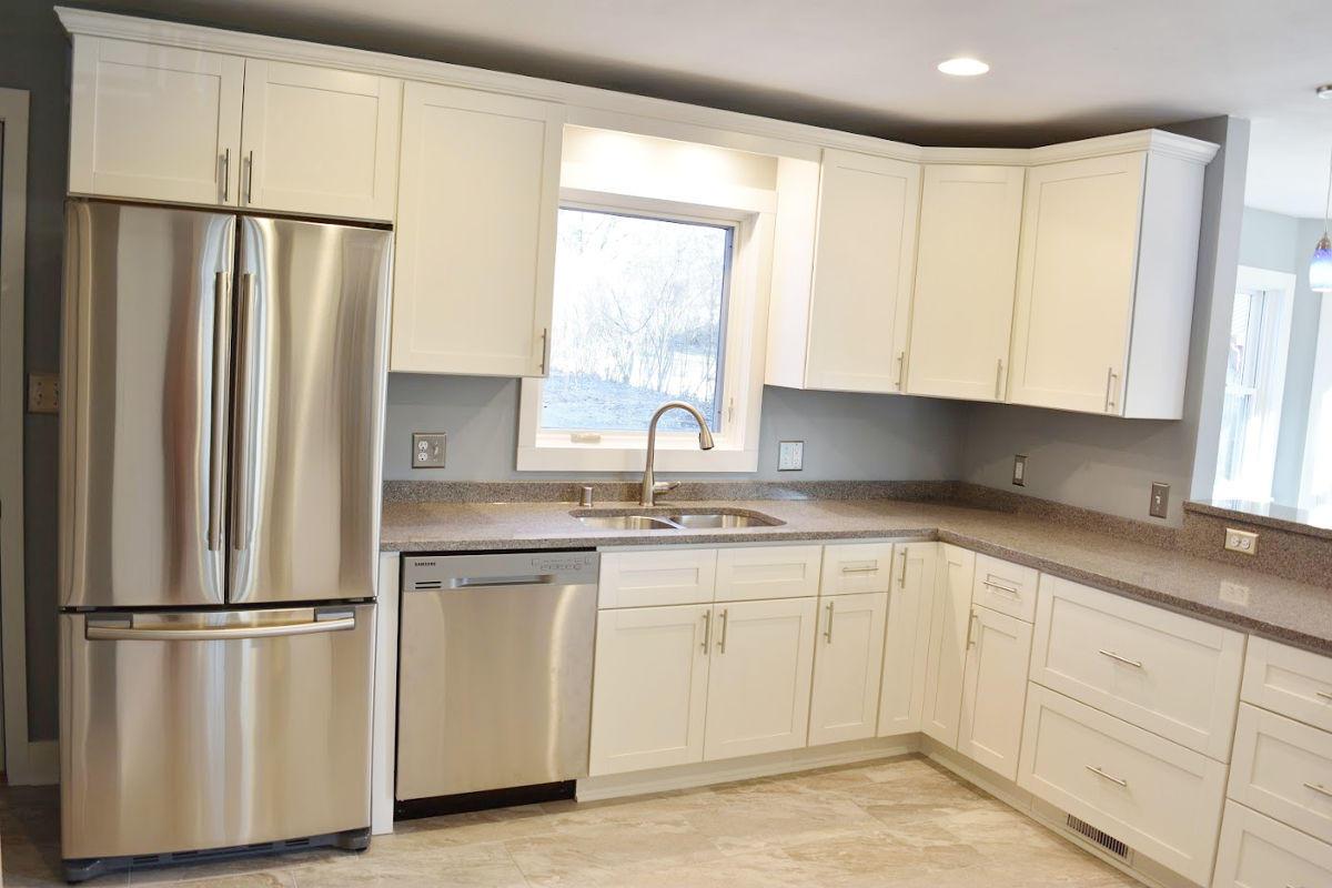 8112 N Santa Monica Blvd., Fox Point, WI 53217