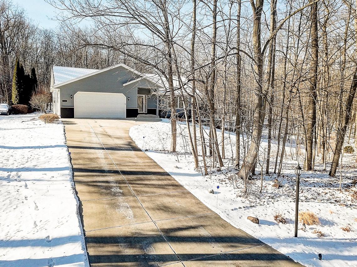8281 S 20th St, Oak Creek, WI 53154