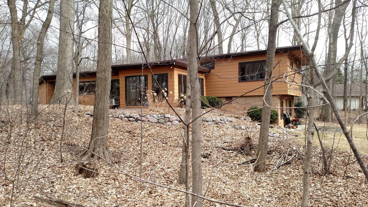 4963 S 79th St, Greendale, WI 53220