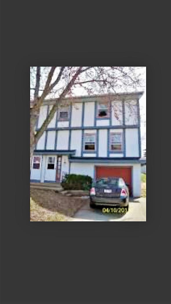 207 Mcdivitt Ln, Mukwonago, WI 53149