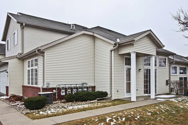 2412 Fox River Pkwy. #F, Waukesha, WI 53189