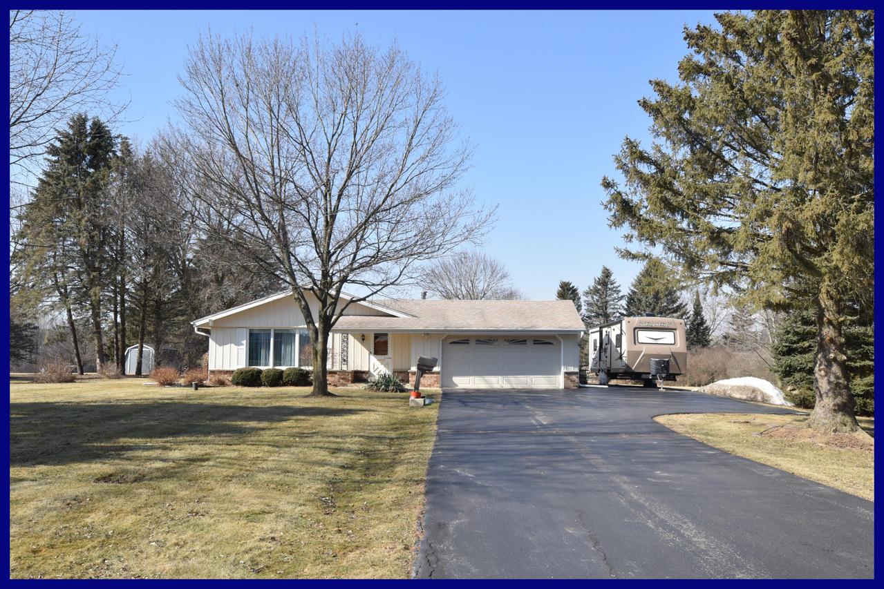 W250N7155 Hillside Dr, Lisbon, WI 53089