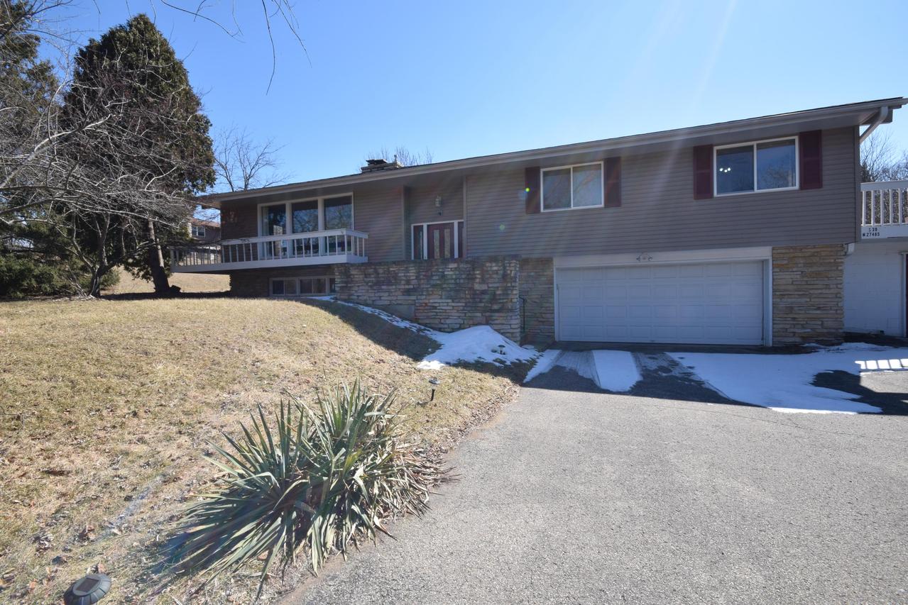 S39W27465 Brookhill Dr, Waukesha, WI 53189