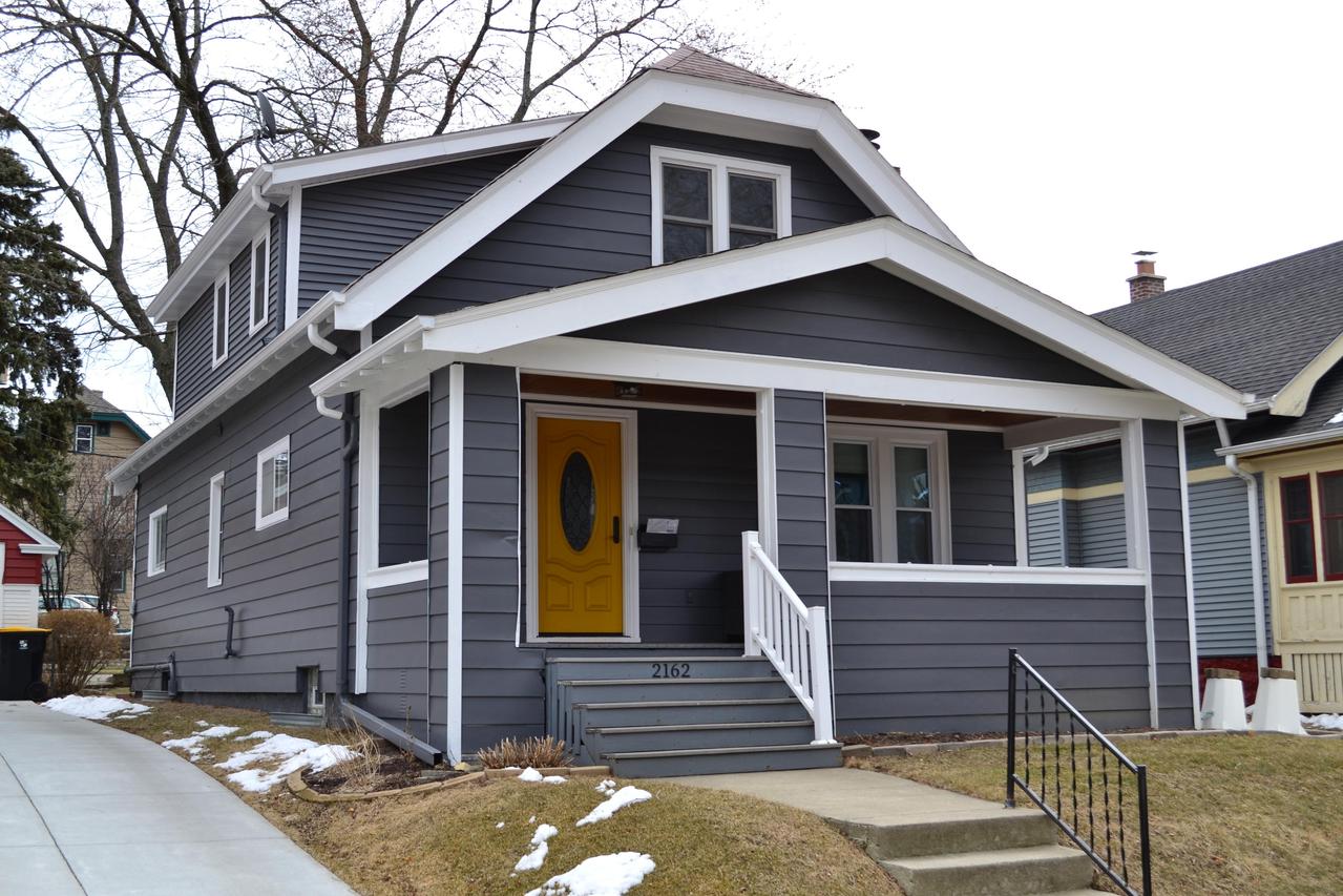 2162 N 64th St, Wauwatosa, WI 53213