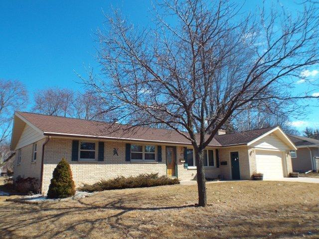 523 S 16th Ave, West Bend, WI 53095