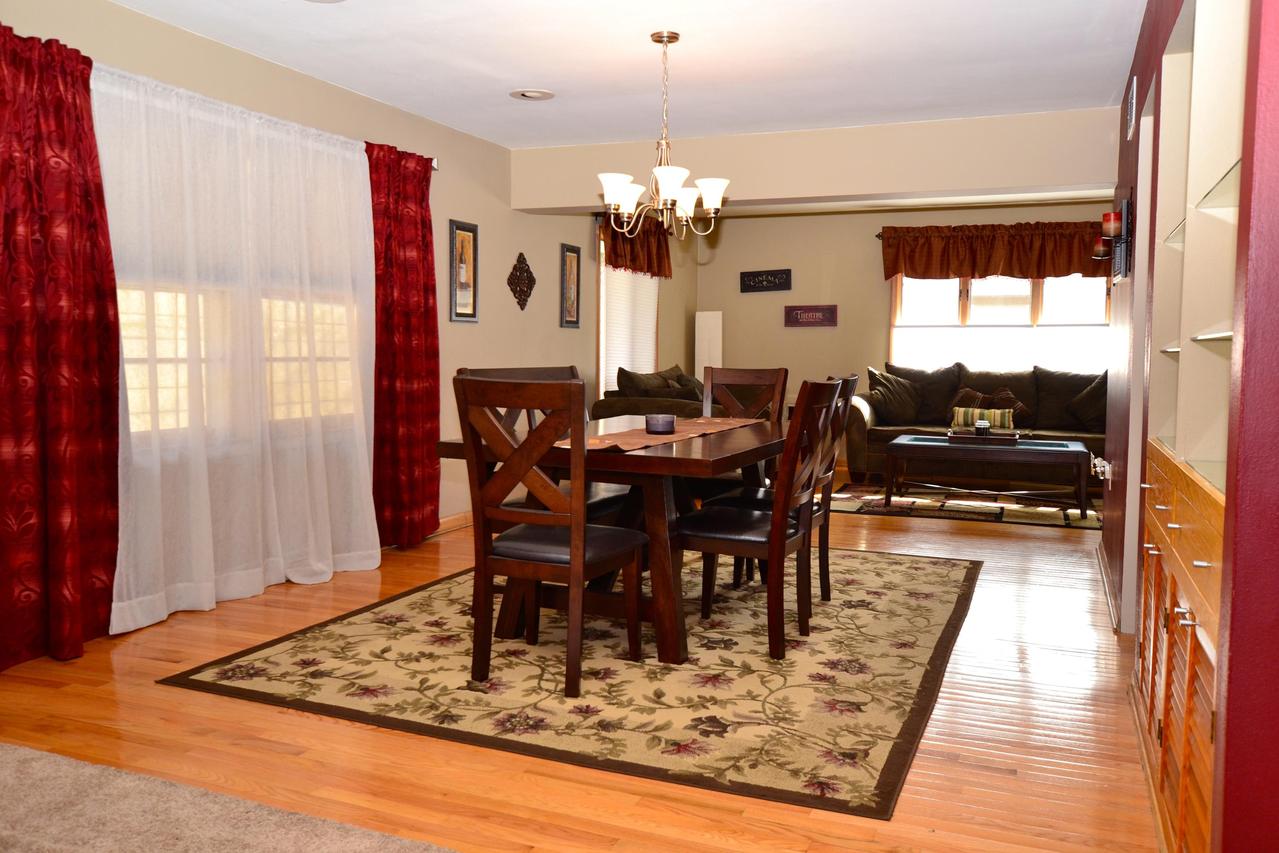 5035 W Jerelyn Pl, Milwaukee, WI 53219