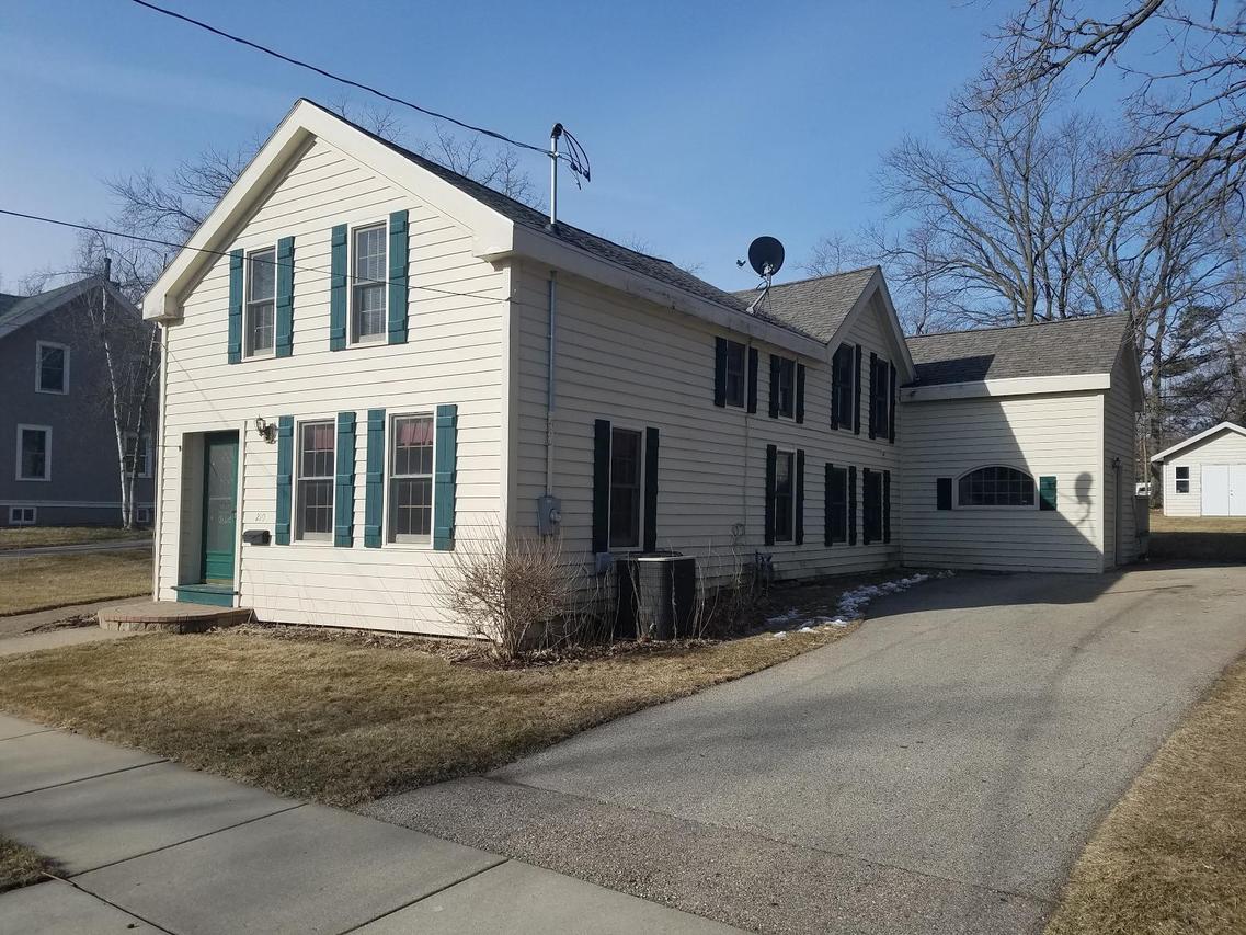 210 N Fourth St, Delavan, WI 53115