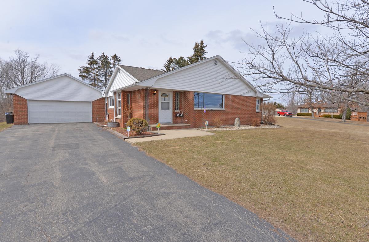 1304 York St, Union Grove, WI 53182
