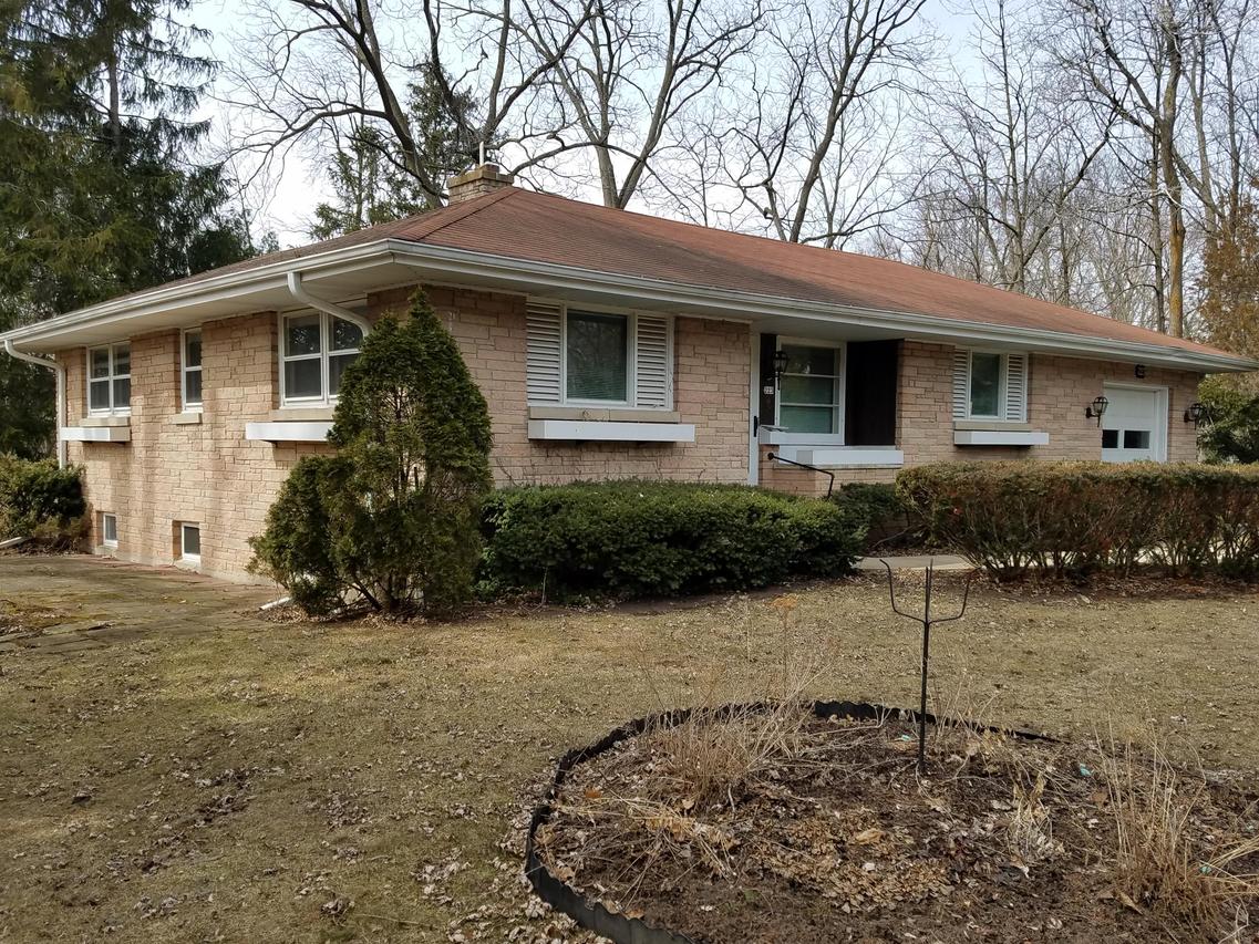 223 Vernon Ave, Thiensville, WI 53092